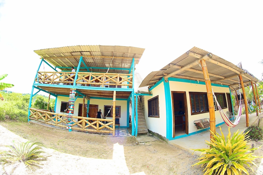 Standard Quadruple Room, Multiple Beds, Ensuite, Beachfront photo 2