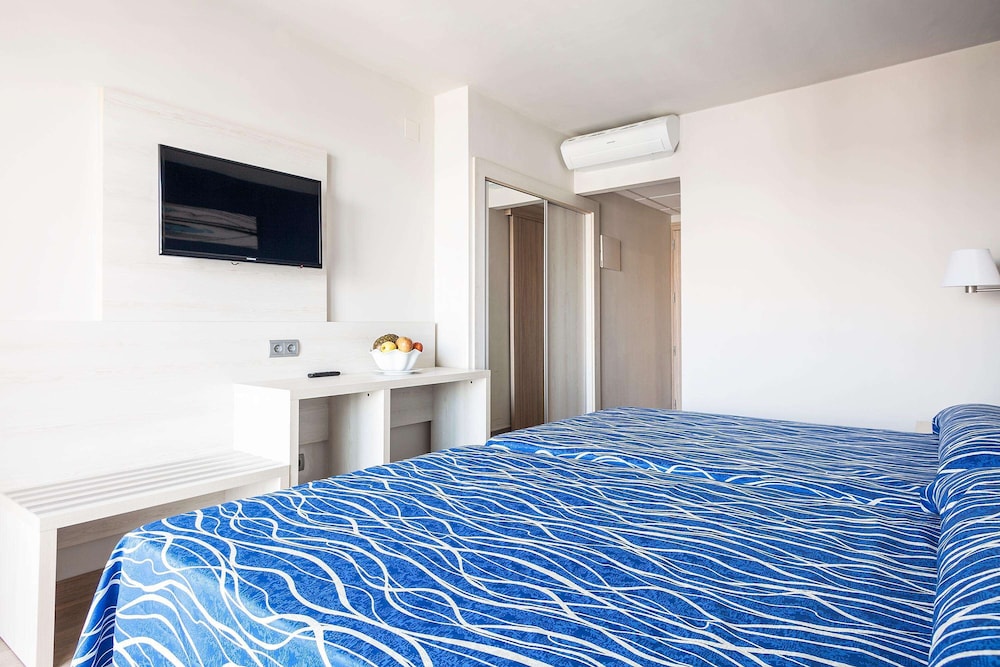 Triple Room (3 adults) - Photo 1
