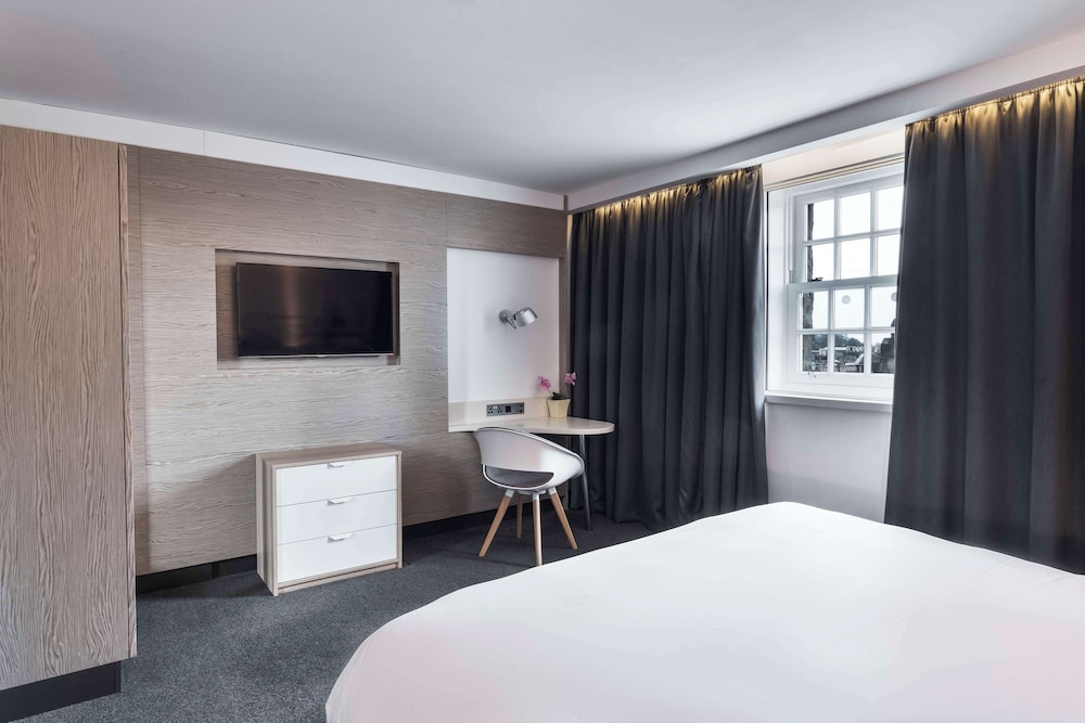 Suite, 1 Bedroom - Photo 7