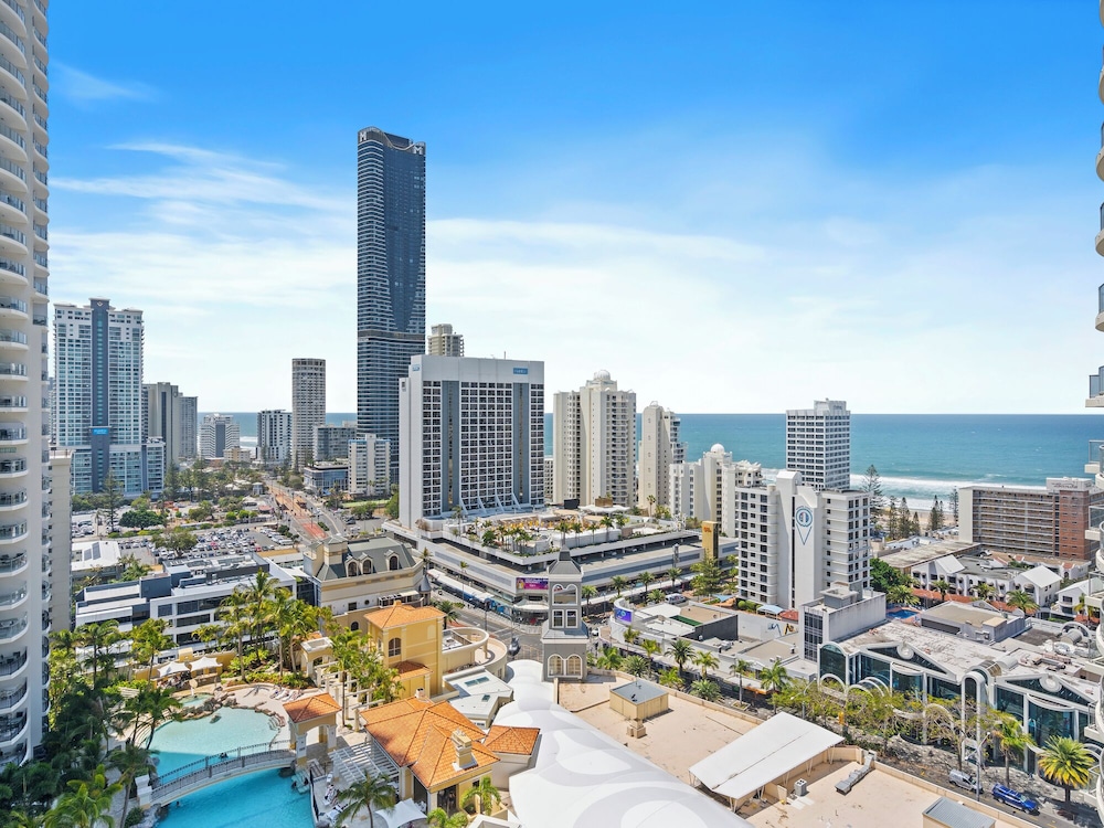 Two-Bedroom Apartment with Ocean View (High Floor) photo 2