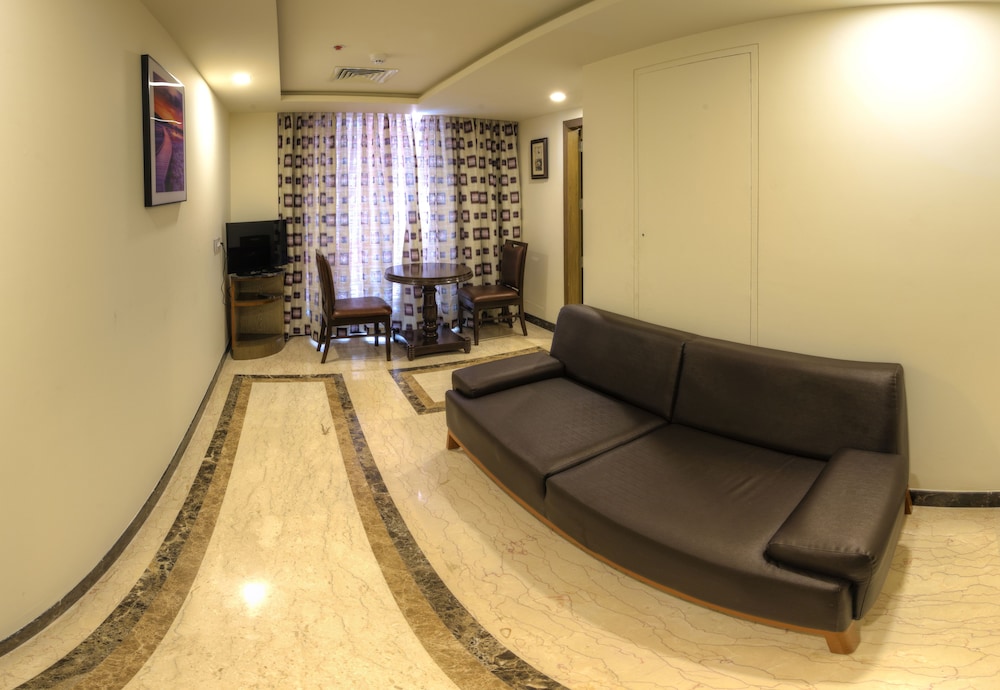 Executive Suite, 1 Bedroom, City View photo 2