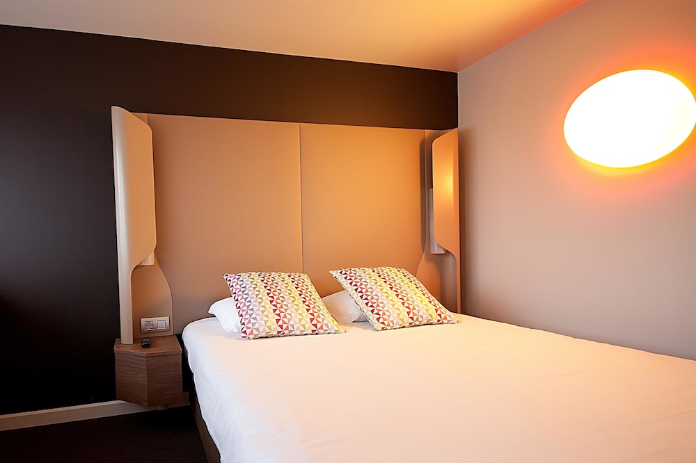 Standard Room, 1 Double Bed - Photo 4
