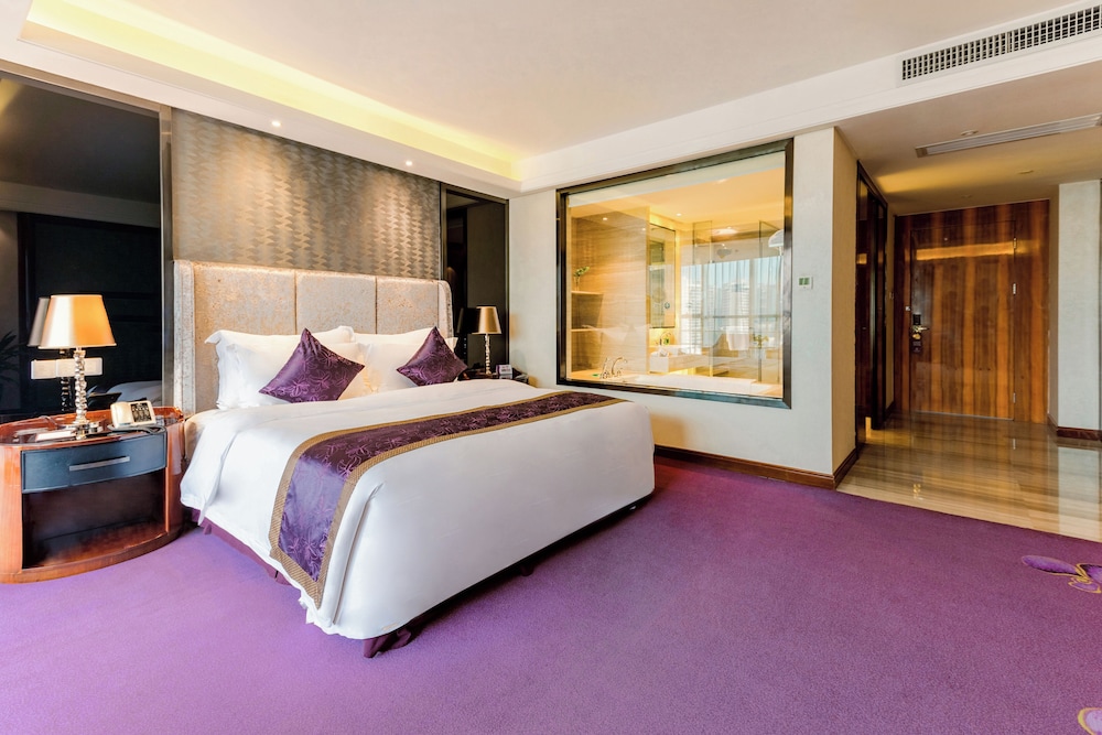 Royal Double Room, 1 King Bed photo 2