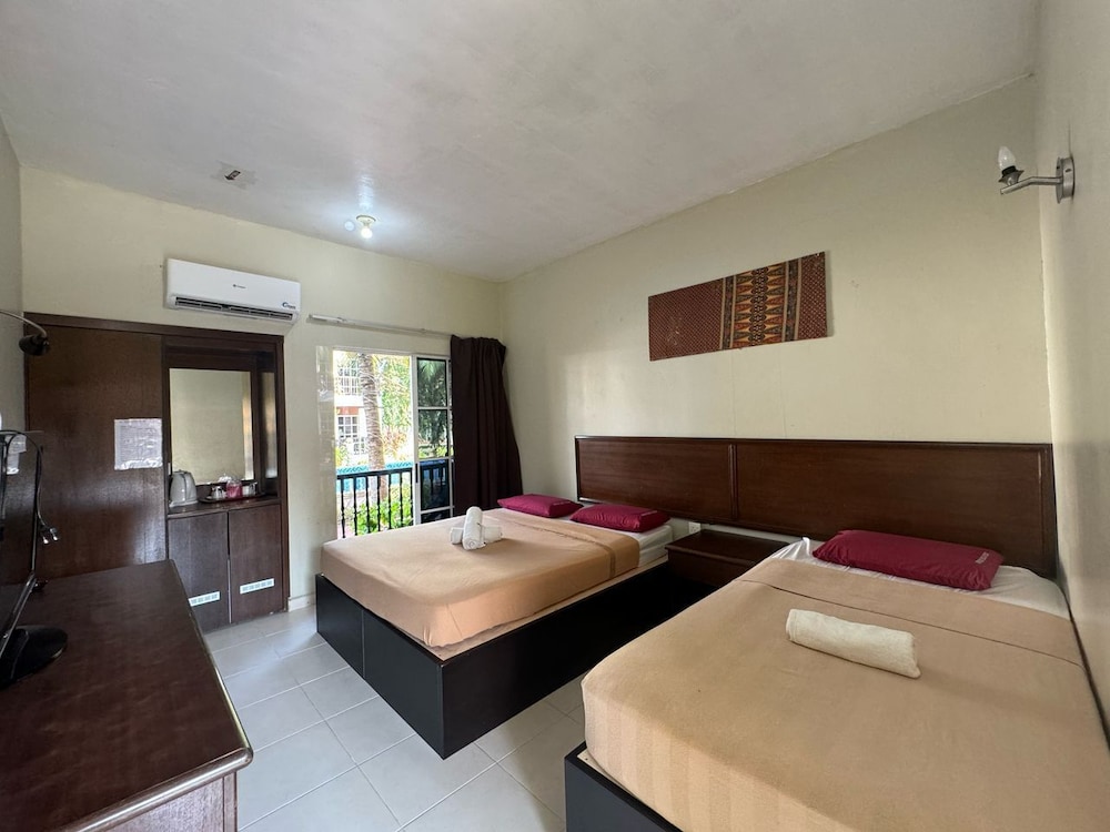 Basic Triple Room, Balcony, Pool View