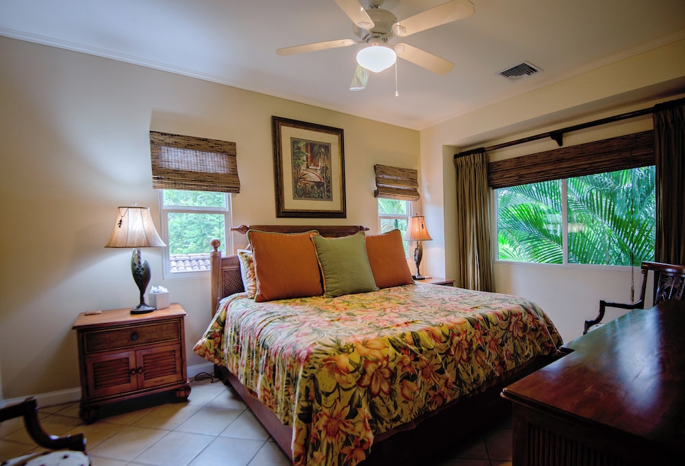 Deluxe Condo, 3 Bedrooms, Ocean View photo 3