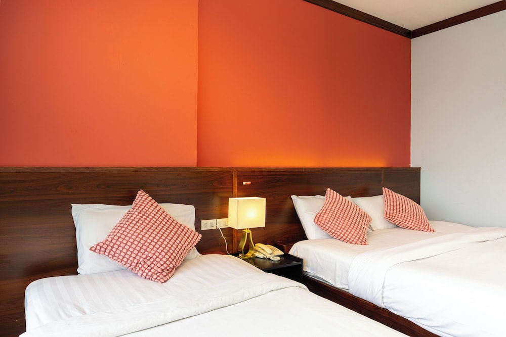 Suite, 3 Twin Beds photo 2