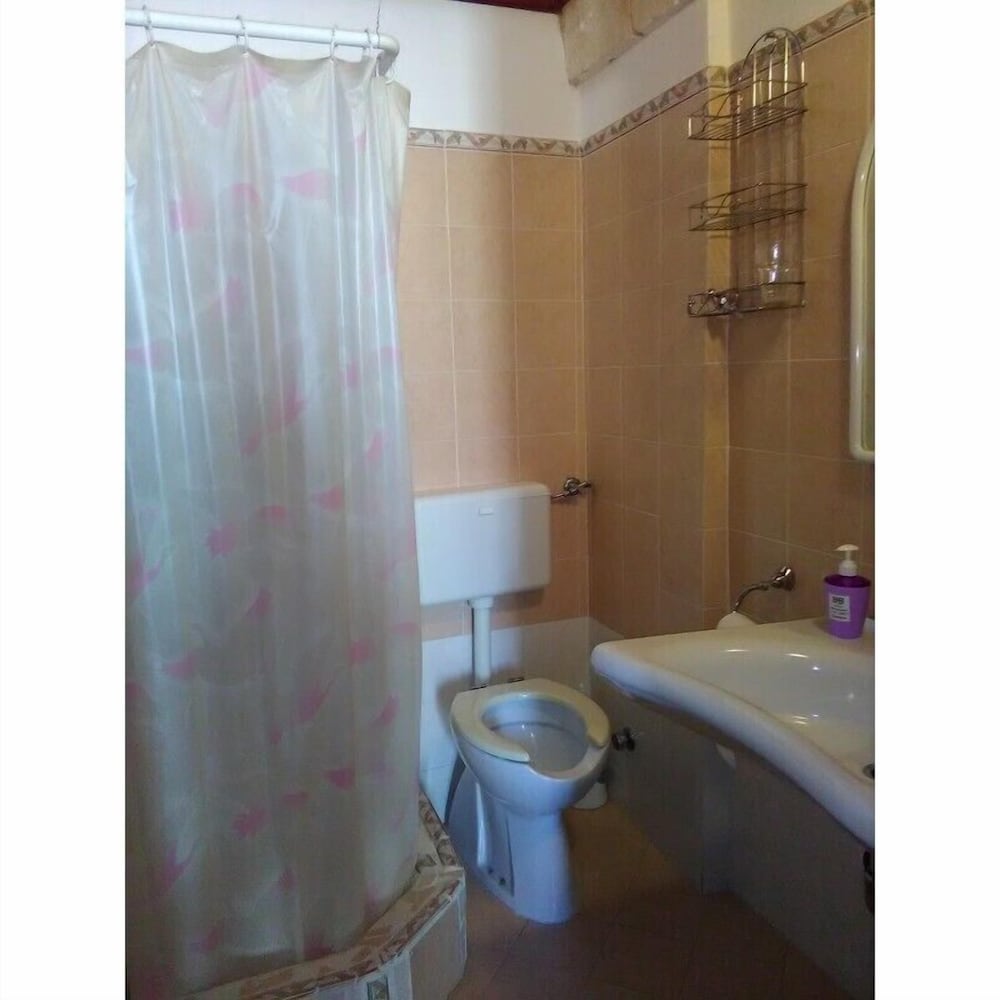 Twin Room, Accessible, Ground Floor photo 3