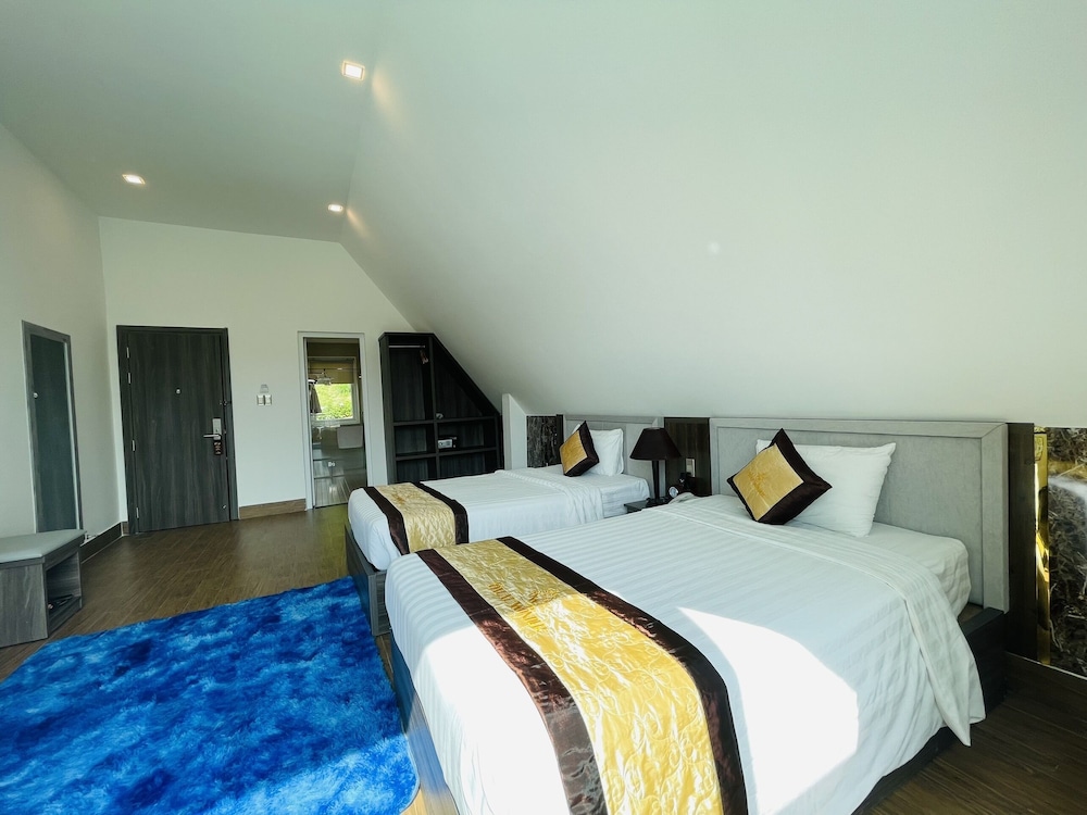 Premier Twin Room photo 3