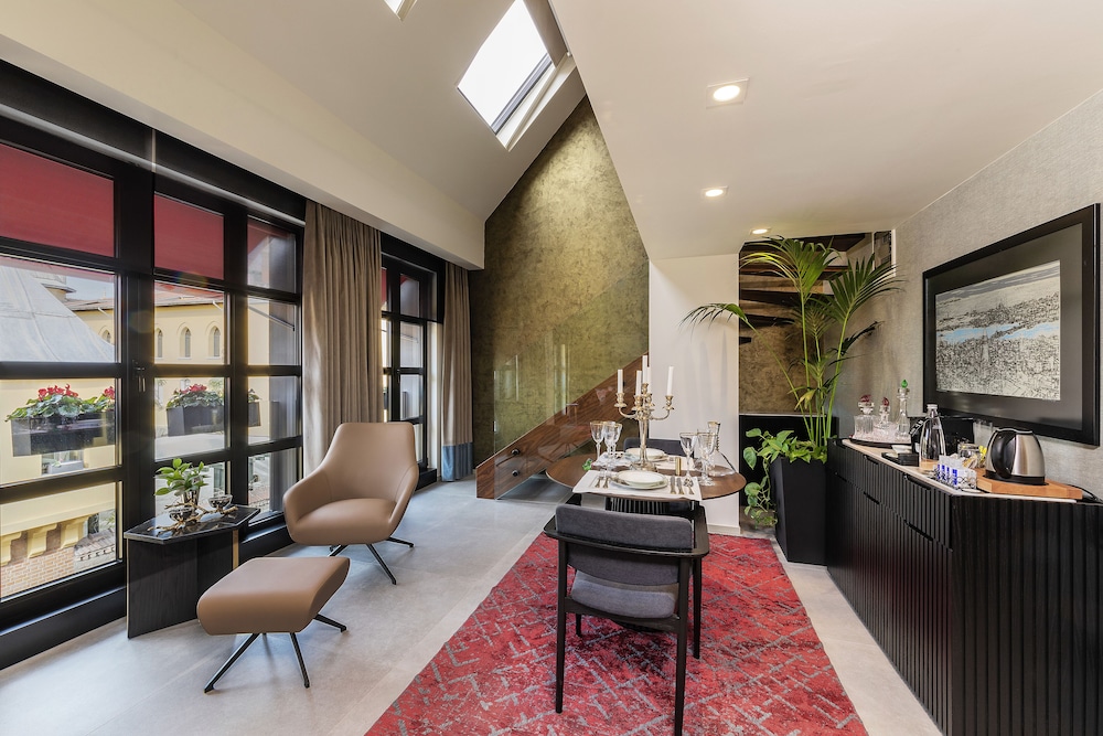 Presidential Loft Suite photo 3