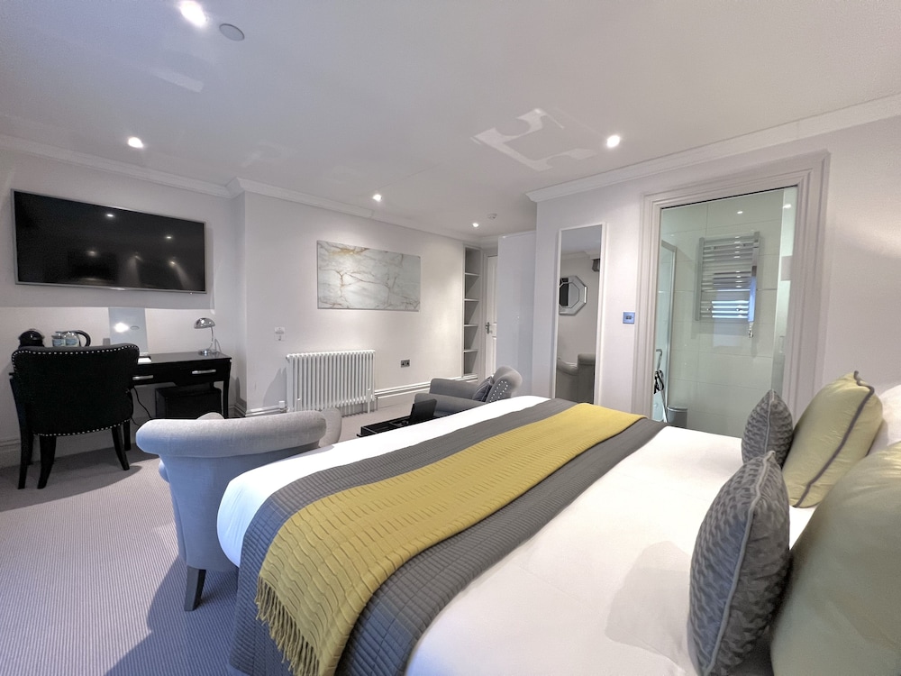 Deluxe Double Room, Ensuite photo 3