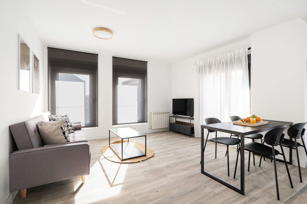 Apartamento Comfort, 2 habitaciones, cocina, vista a la ciudad