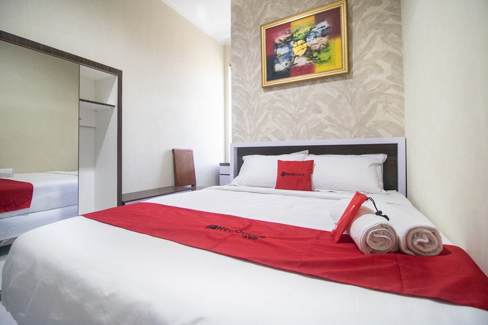 Double Room (Reddoorz) - Photo 5