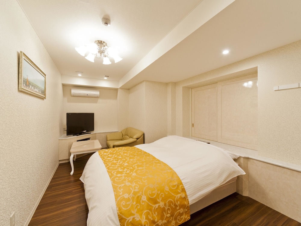 Standard Room, 1 Queen Bed (Couples Hotel)