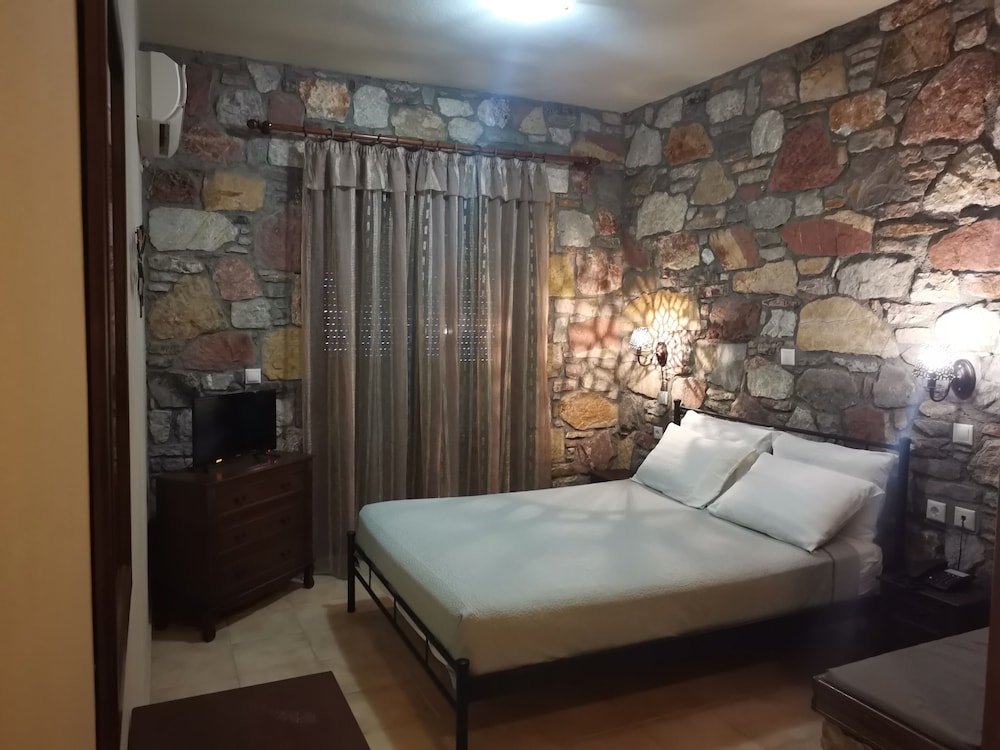 Economy Double or Twin Room, Non Smoking photo 3