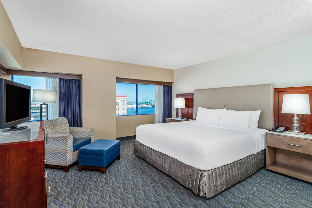 Junior Suite, 1 King Bed, Harbor View - Photo 4