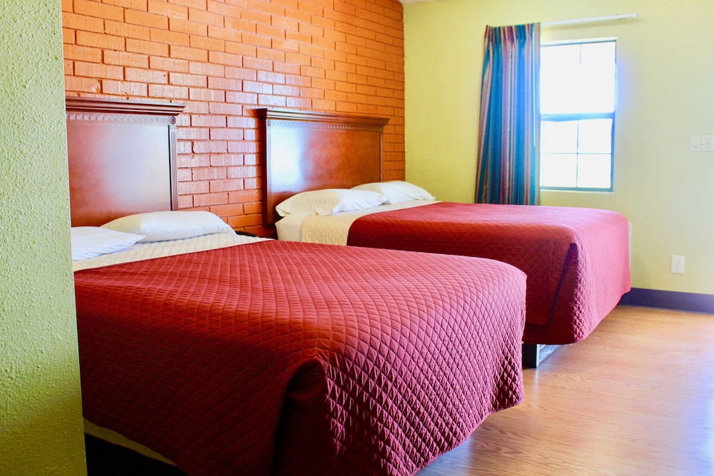 Standard Room, 2 Queen Beds photo 1