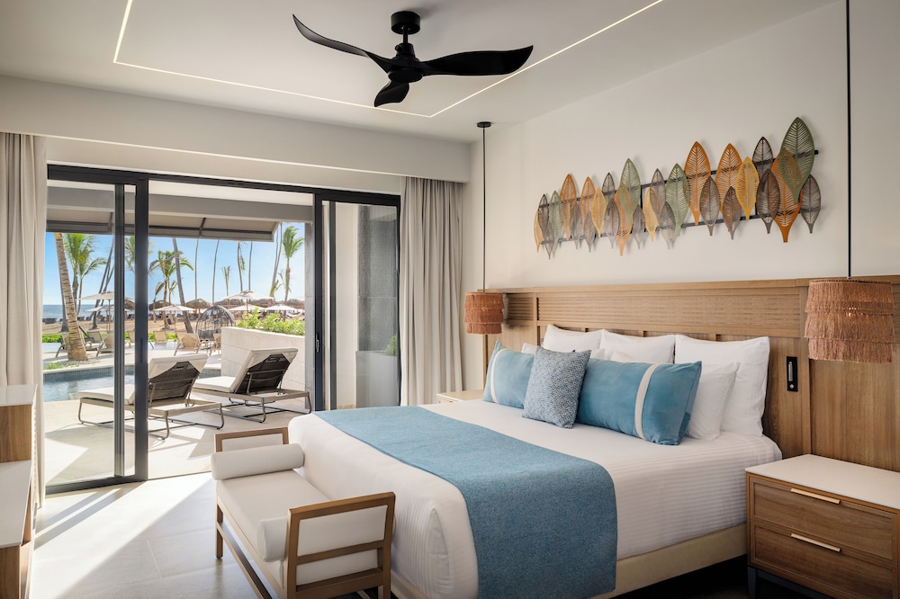 Preferred Club Master Suite Ocean Front Swim Out King