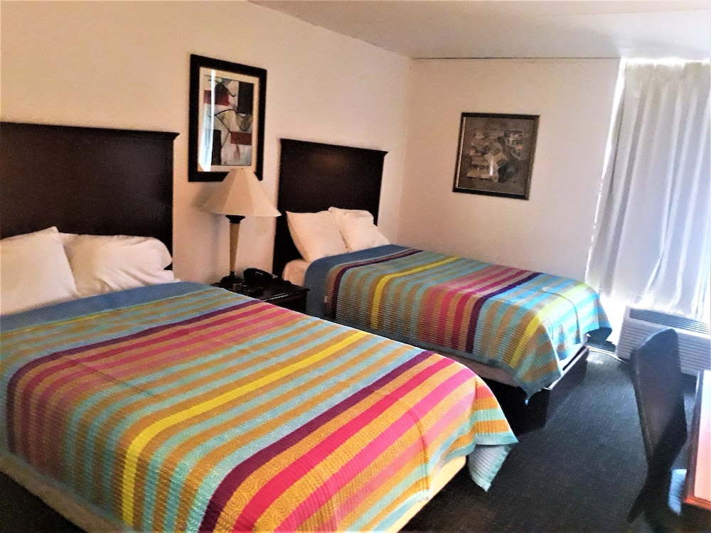 Basic Room, 2 Double Beds, Non Smoking photo 2