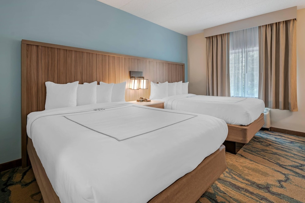 Room, 2 Queen Beds, Non Smoking - Photo 1