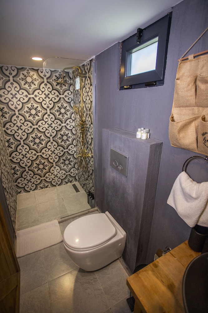 Boutique Suite - Photo 2