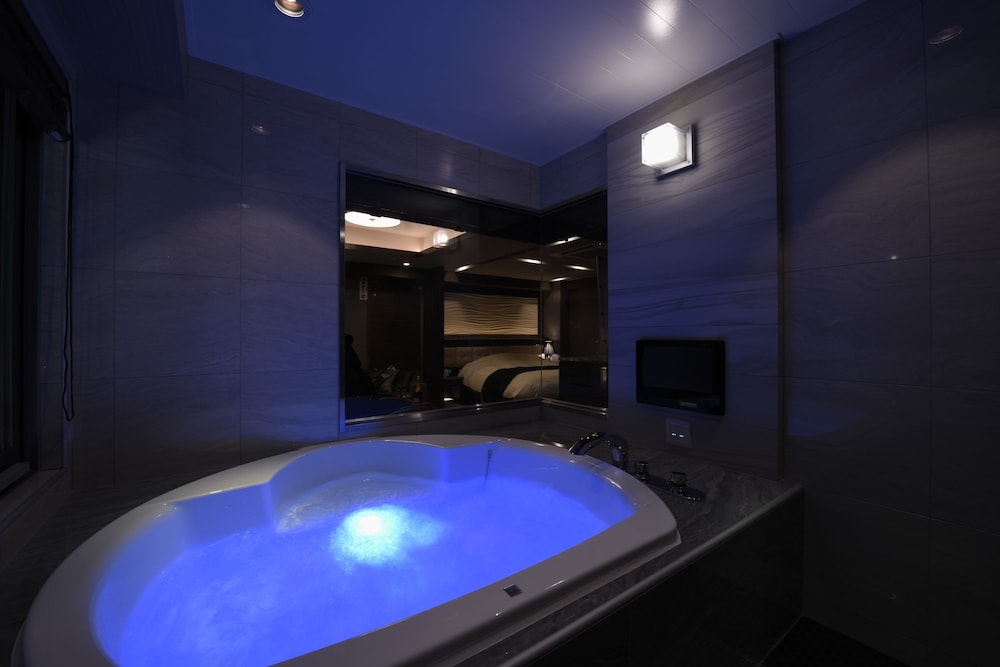 Deluxe Double Room With Extra Bed photo 3