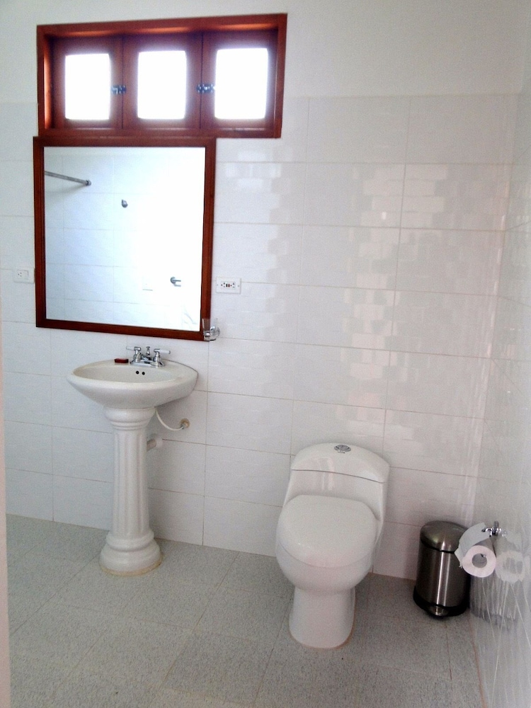 Room, 2 Queen Beds, Garden View, Ground Floor photo 3