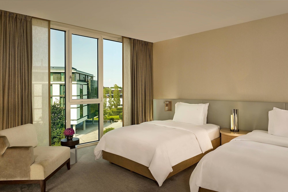 Executive Suite, 2 Double Beds photo 2