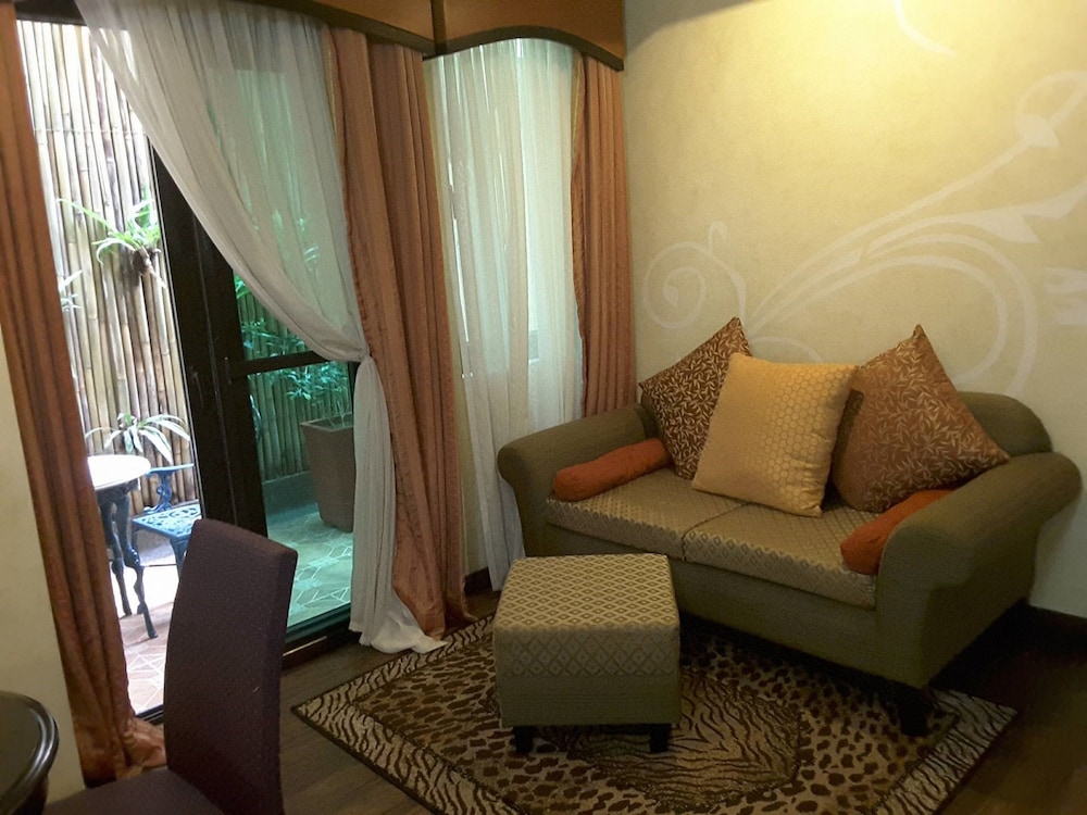 Executive Room - Photo 4