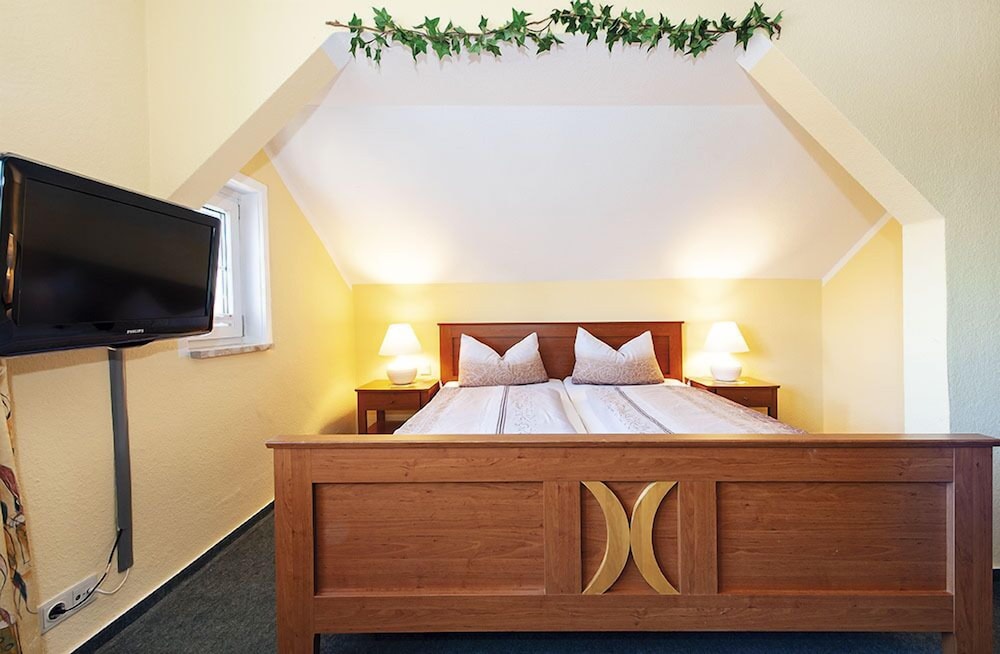 Classic Double Room, Private Bathroom - Photo 7
