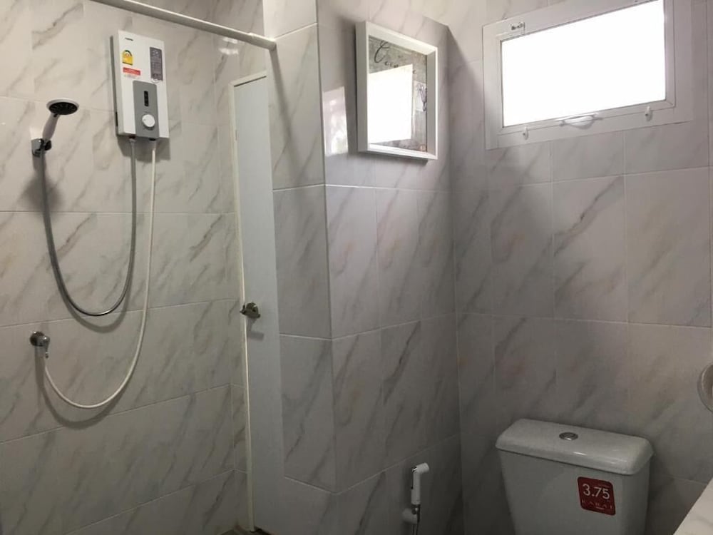 Deluxe Studio, 1 Bedroom - Photo 3