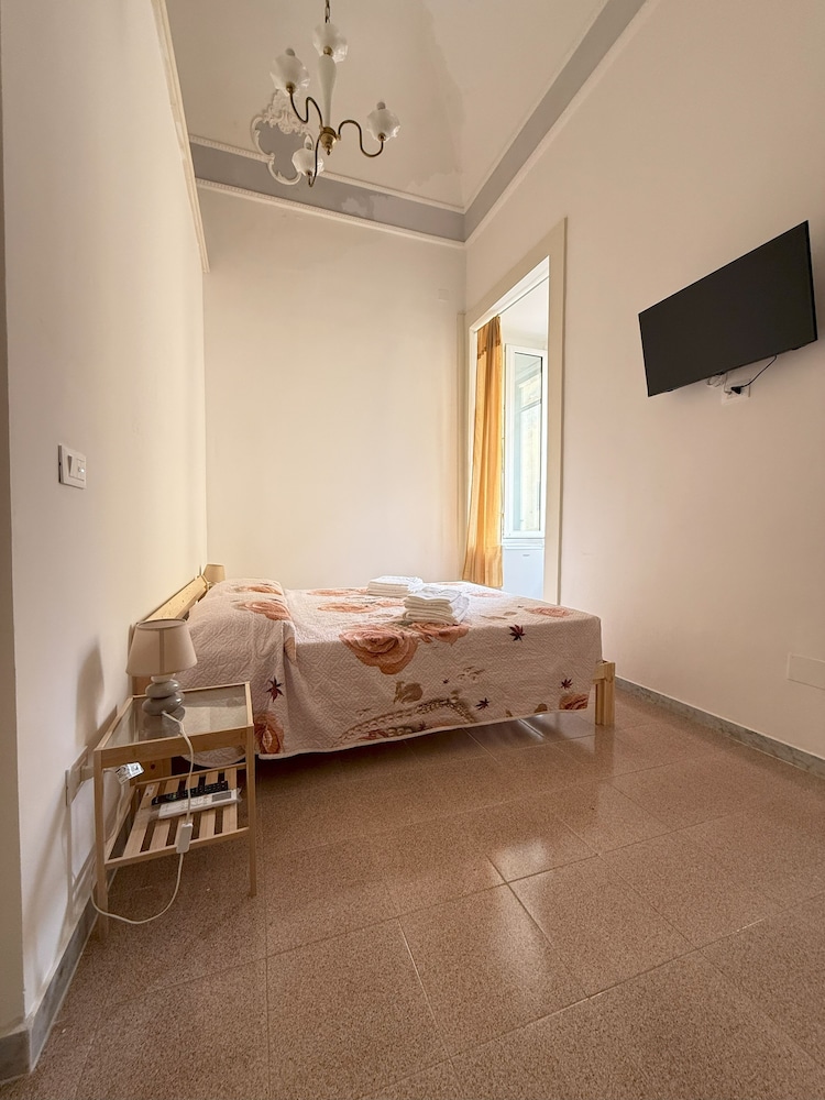 Classic Double Room, 1 Queen Bed, Partial Sea View