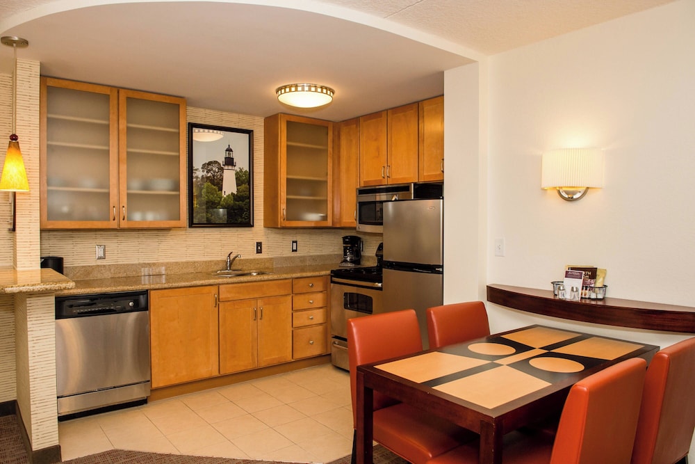 Premium Suite, 2 Bedrooms (Mobility/Hearing Accessible, Tub)