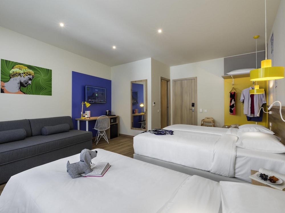 Family Room, 2 Double Beds thumbnail 5