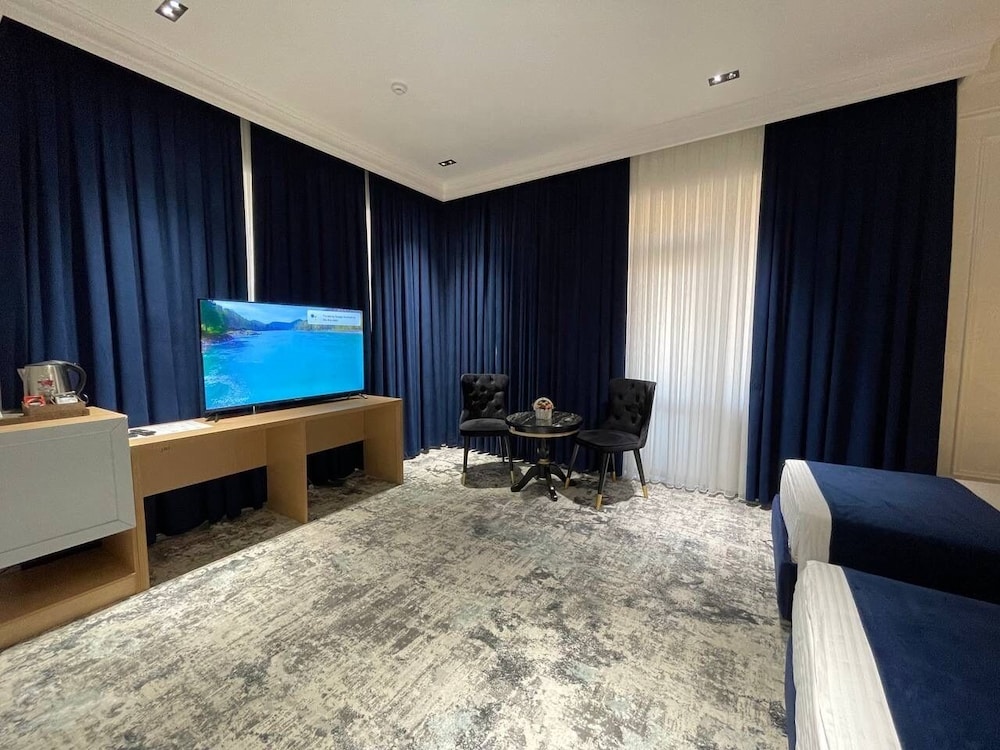 Premium Double or Twin Room photo 2