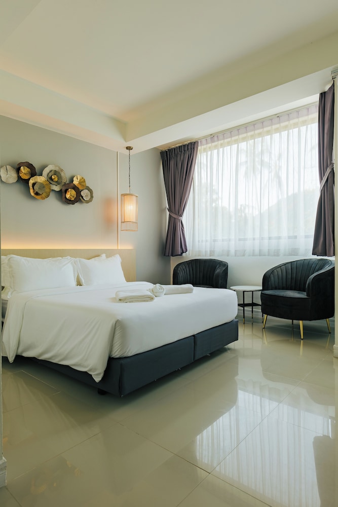 Standard Single Room, Hill View