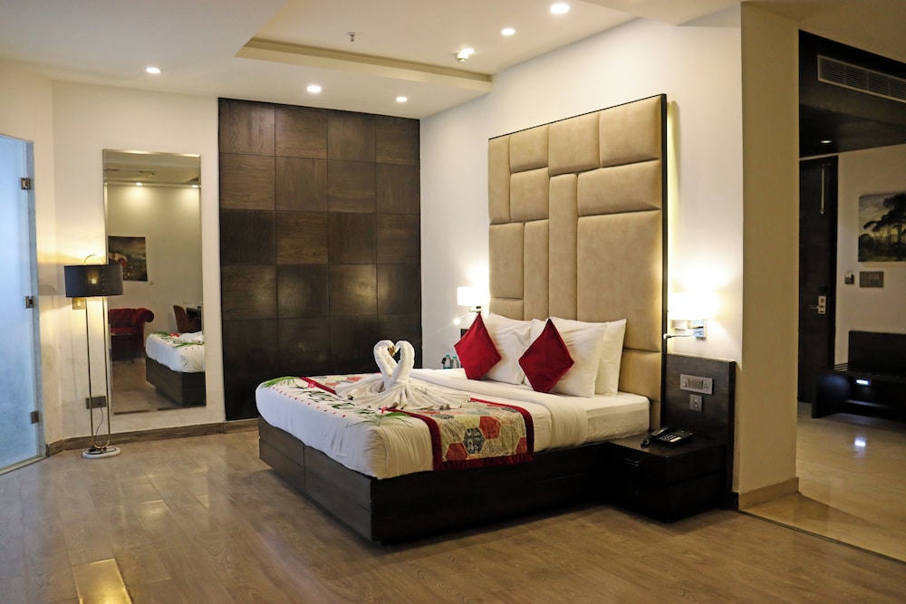 King Jacuzzi Suite - Photo 7