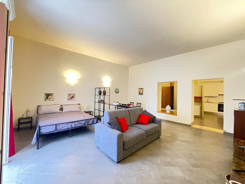 Comfort Apartment, Balcony, City View