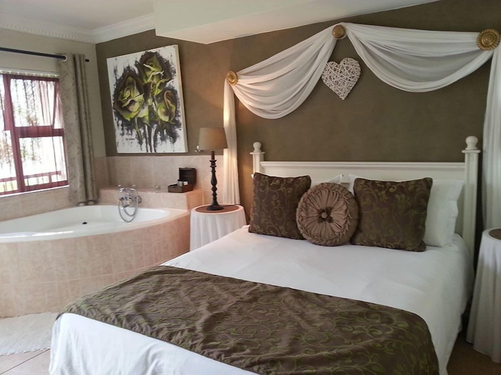 Luxury House photo 1