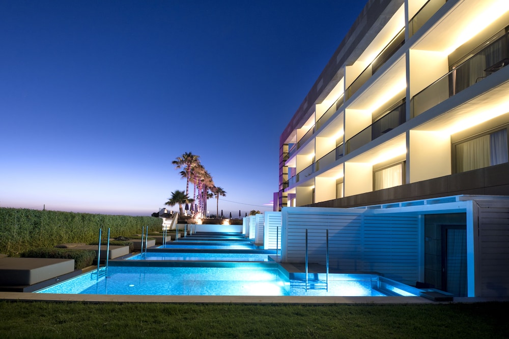 Pool Experience Suite - Photo 4