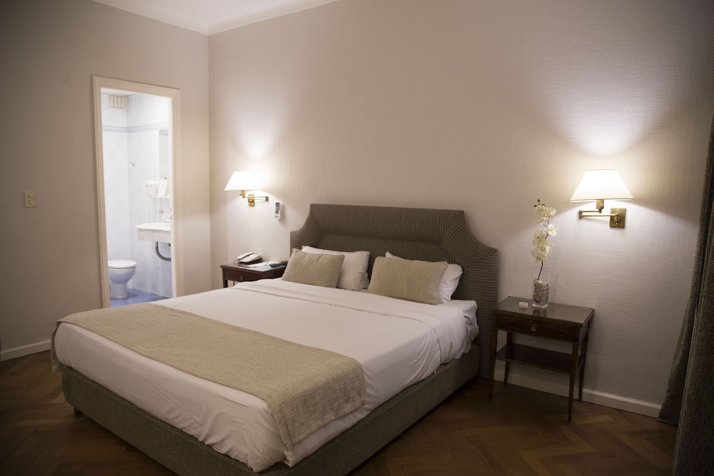Double Room, 1 King Bed photo 1