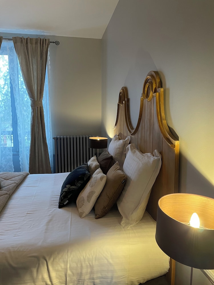 Deluxe Suite, Courtyard View photo 3