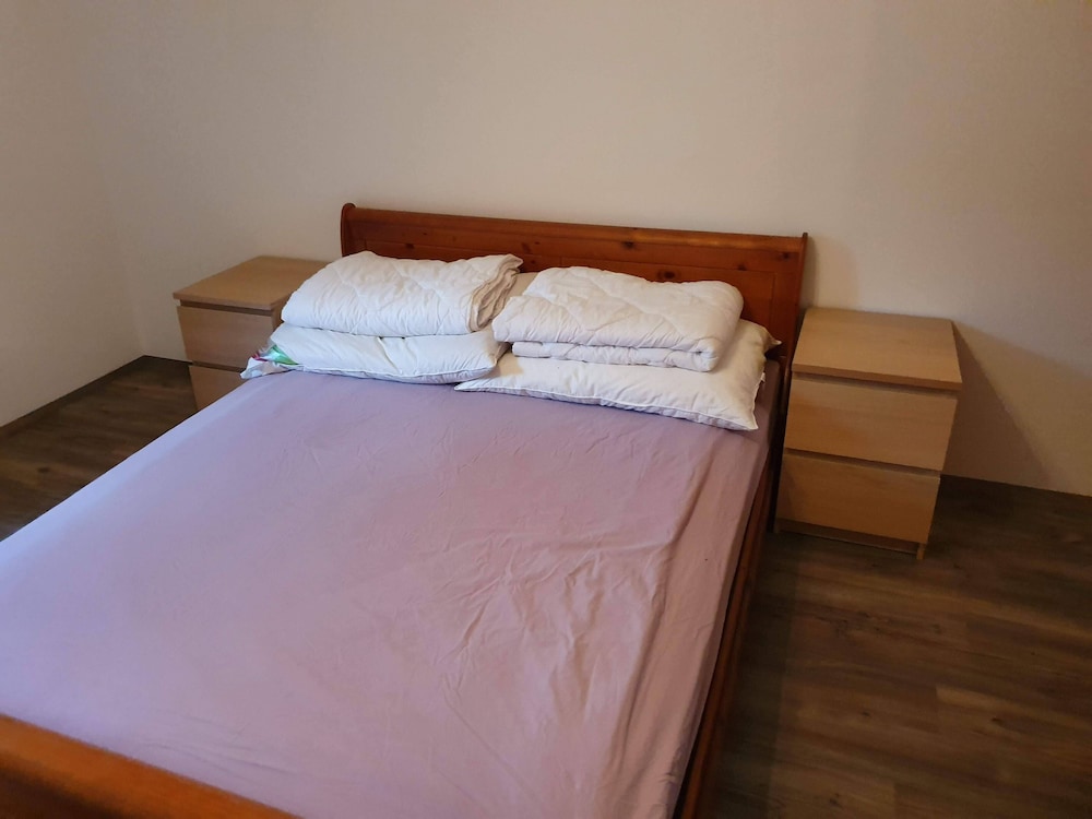 House, 5 Bedrooms photo 3