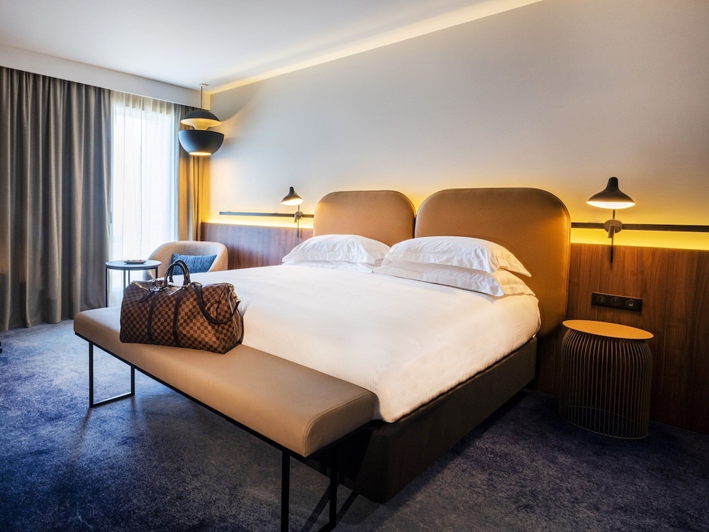 Premium Room, 1 King Bed (Sea Side) - Photo 2
