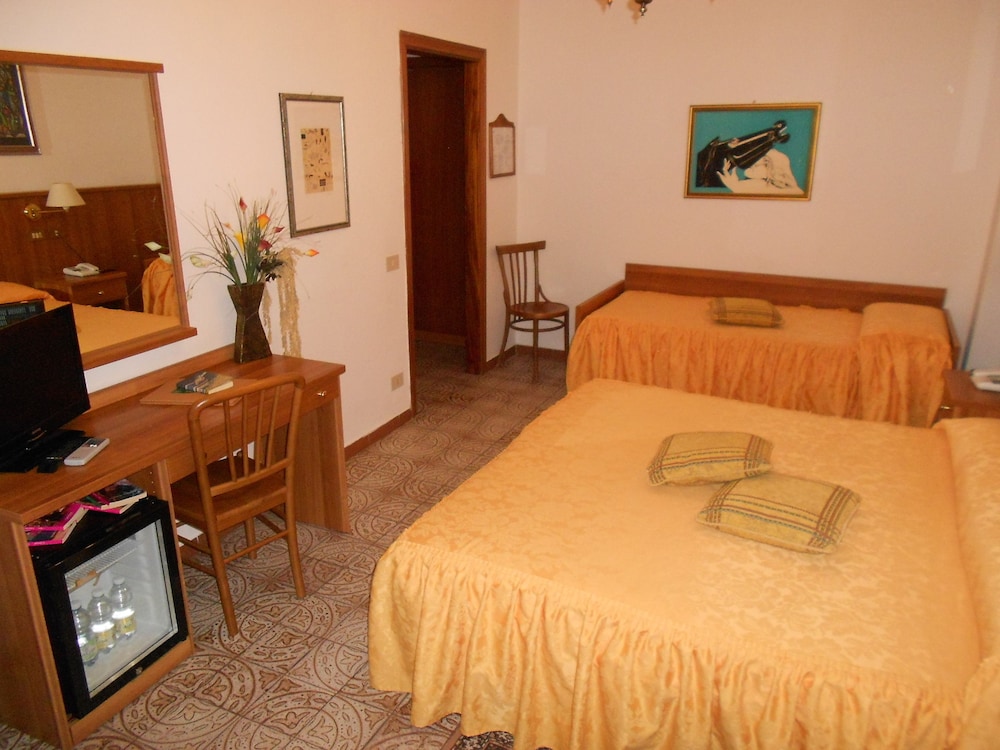 Triple Room photo 3