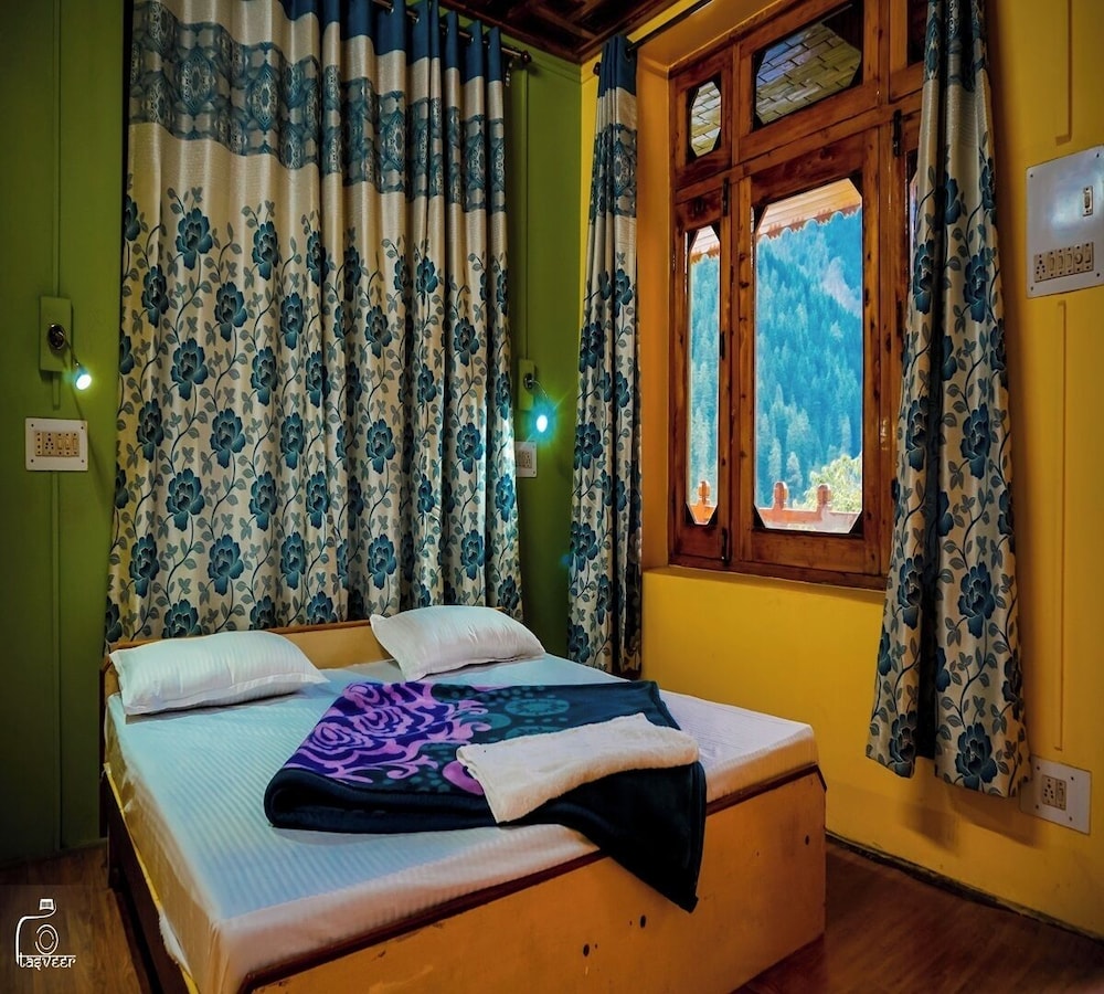 Standard Single Room - Pop, Freedom Cafe