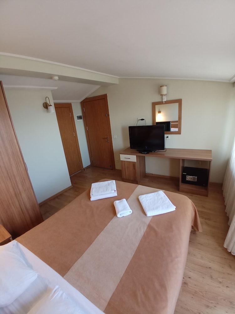 Superior Suite, 1 Bedroom, Non Smoking photo 2