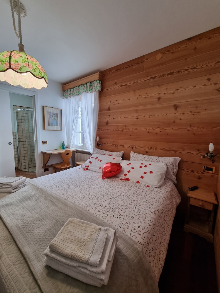 Economy Double Room, Mountain View photo 1