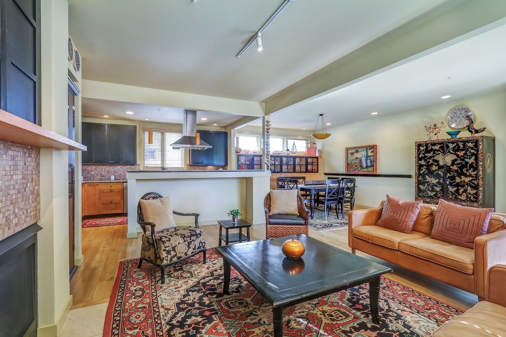 Superior Townhome, Marina View photo 1
