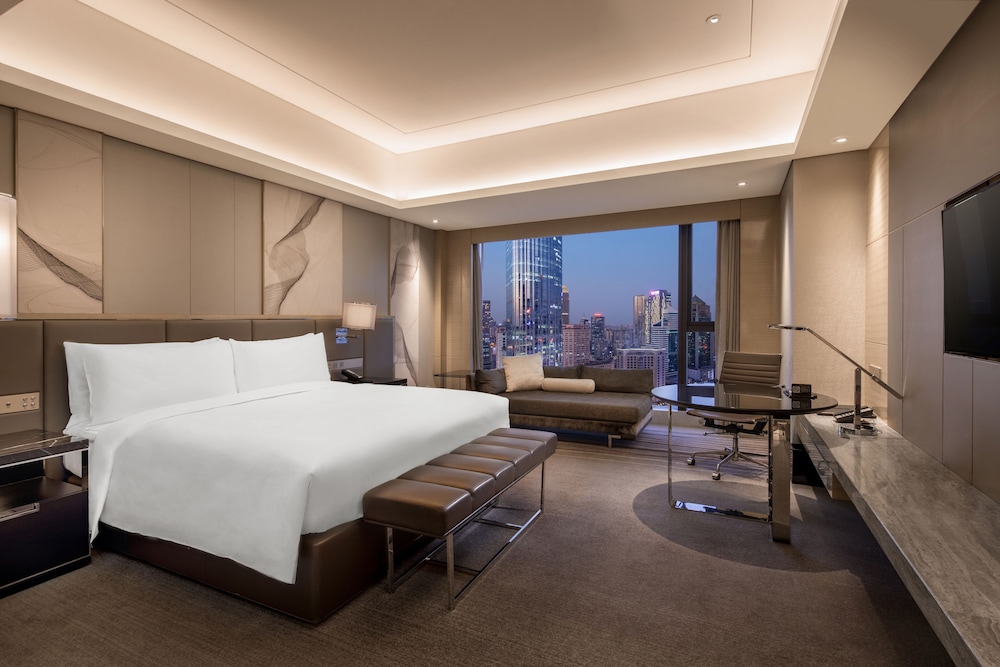 Executive Room, 1 King Bed photo 3