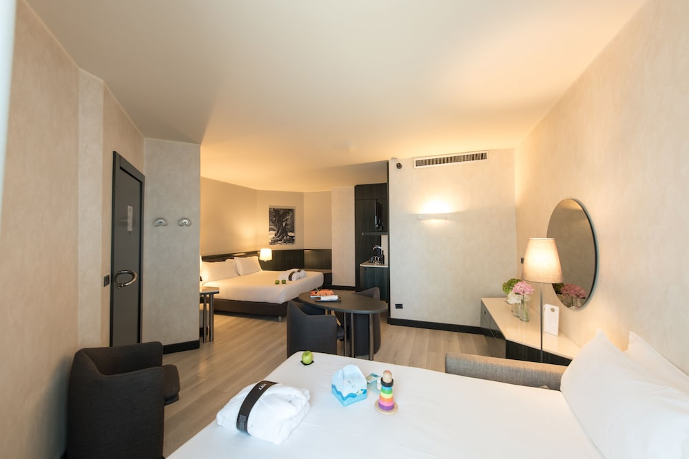 Superior Business Room, 1 Queen Bed - Photo 9